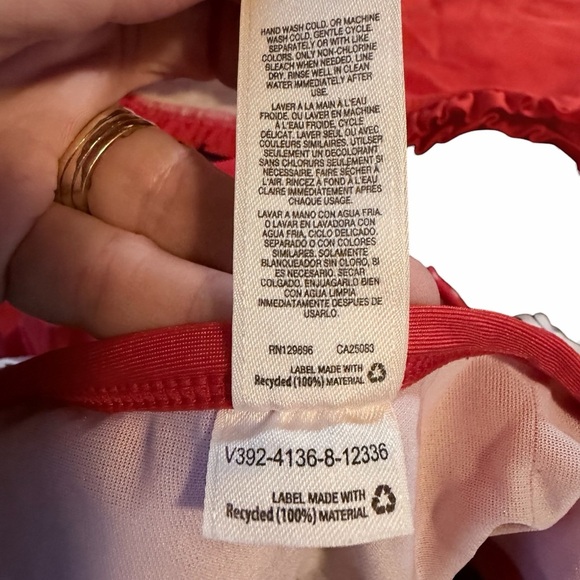 Minnie Mouse 2 piece swimsuit set with short sleeved top and bow skirt size 4 - Picture 7 of 8